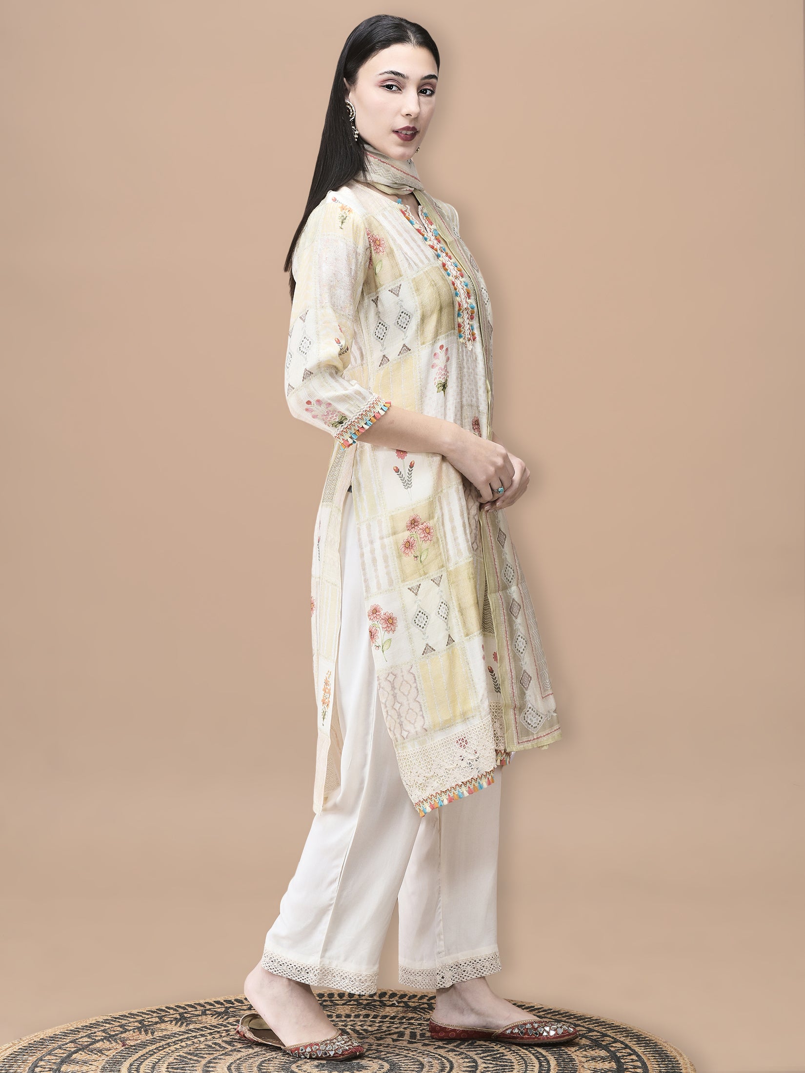 Women Liva Cream Floral Print Kurta Comfort Pant Dupatta