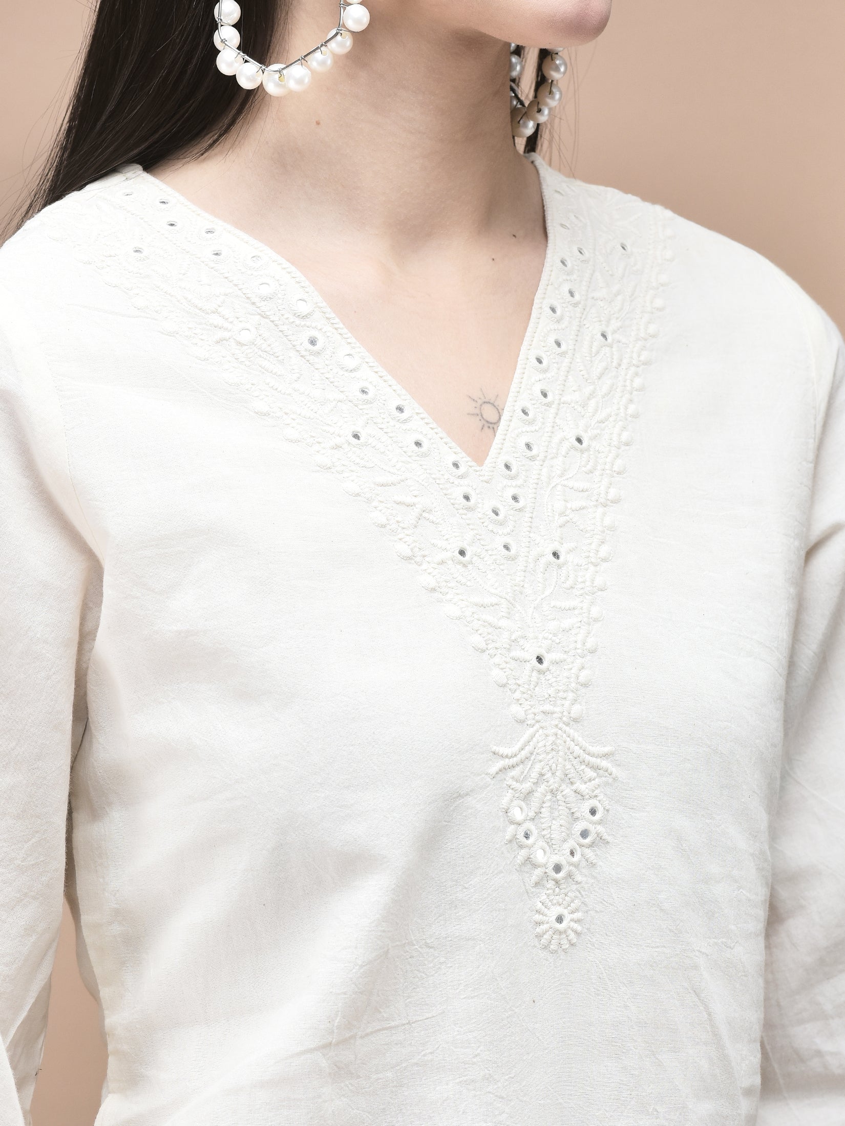 21014_OFFWHITE-closer