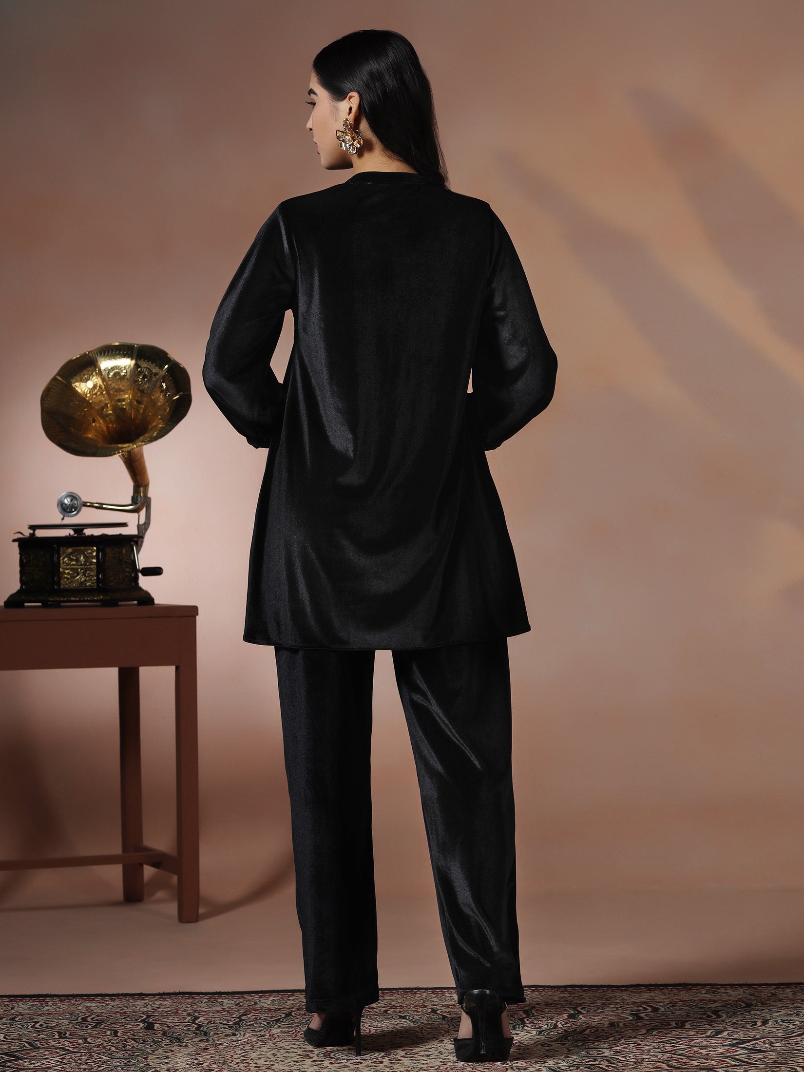 25123BLACK_back
