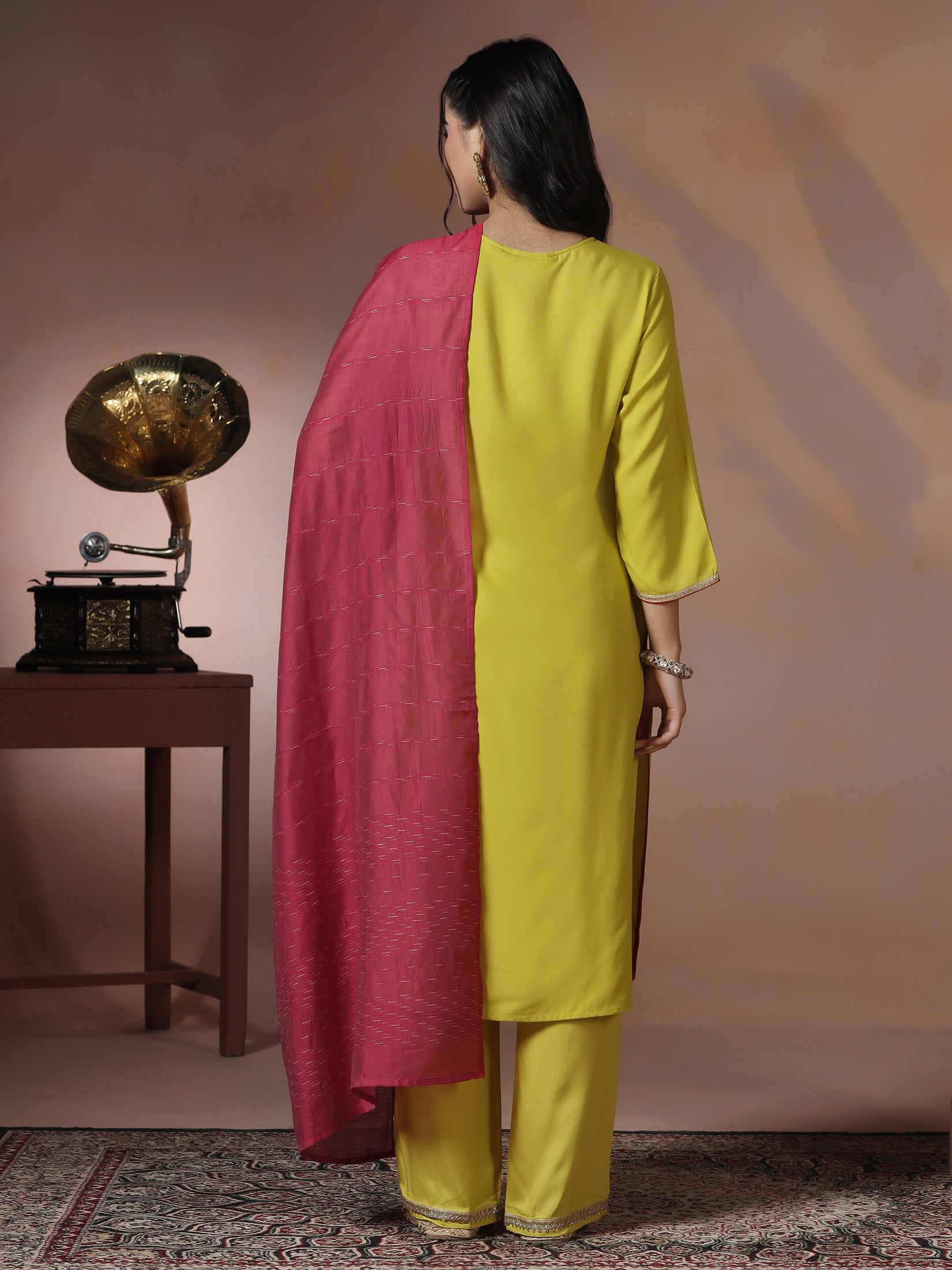 Women Liva Green Solid Kurta Comfort Pant Dupatta