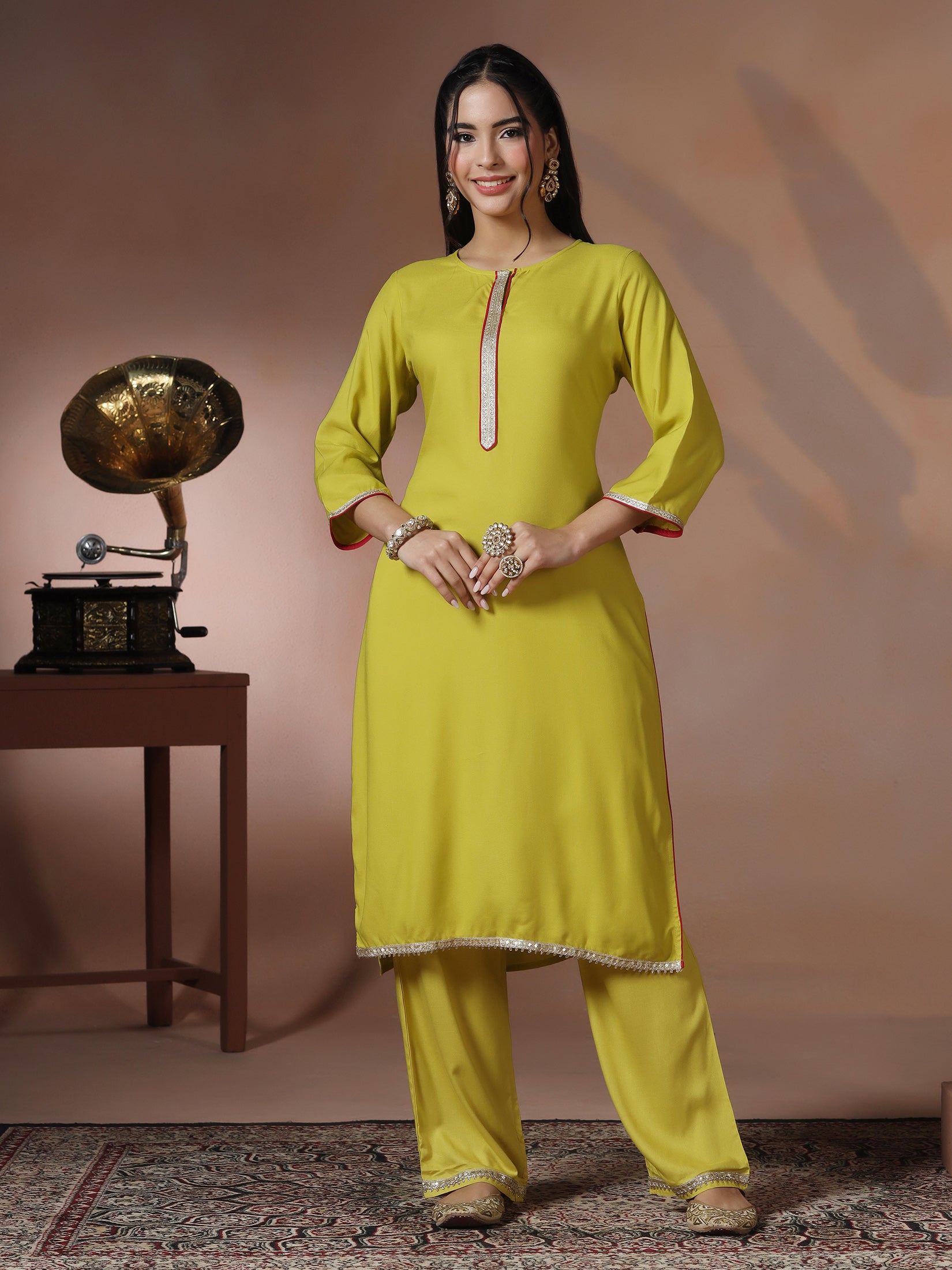 Women Liva Green Solid Kurta Comfort Pant Dupatta
