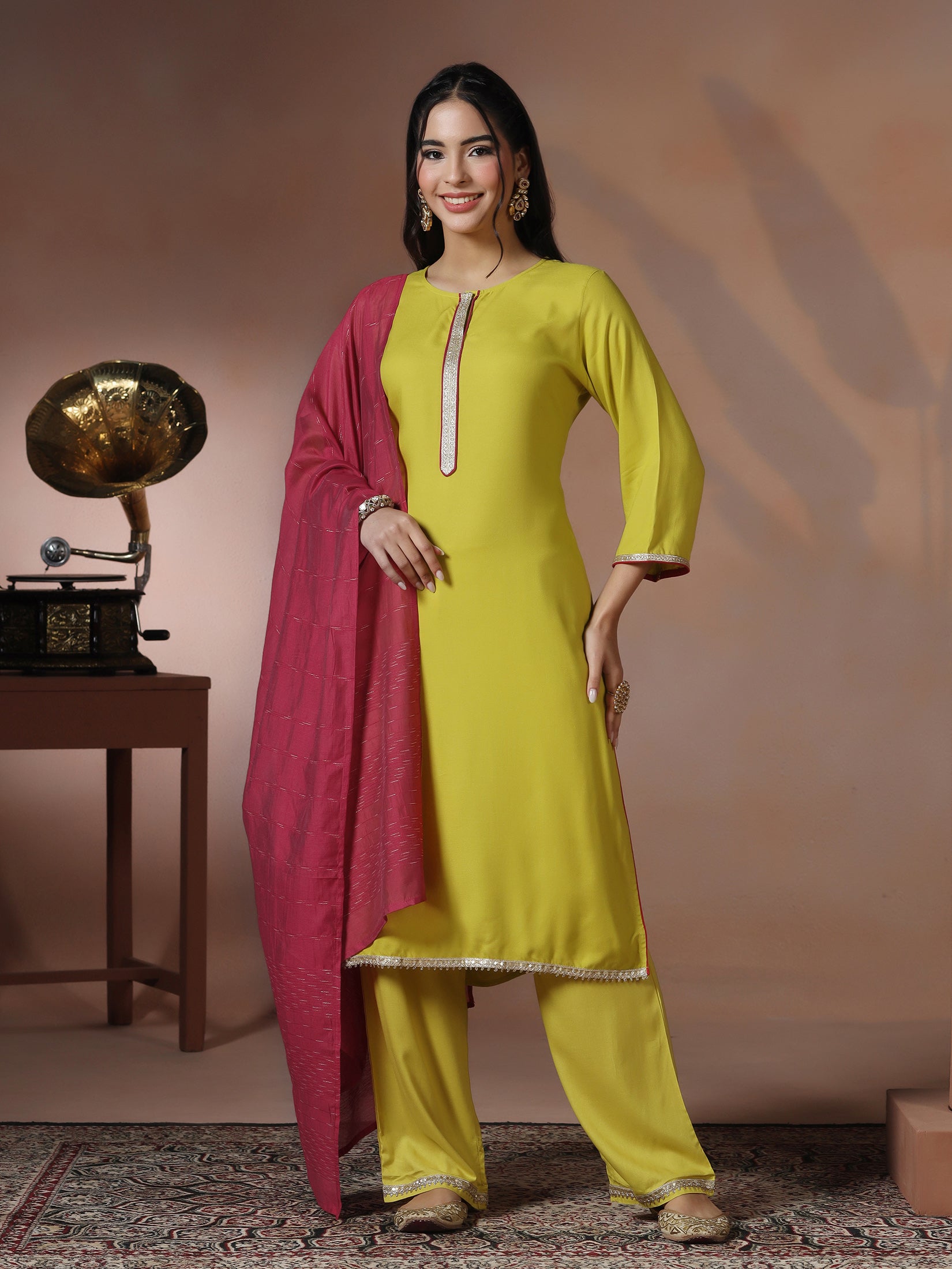 Women Liva Green Solid Kurta Comfort Pant Dupatta