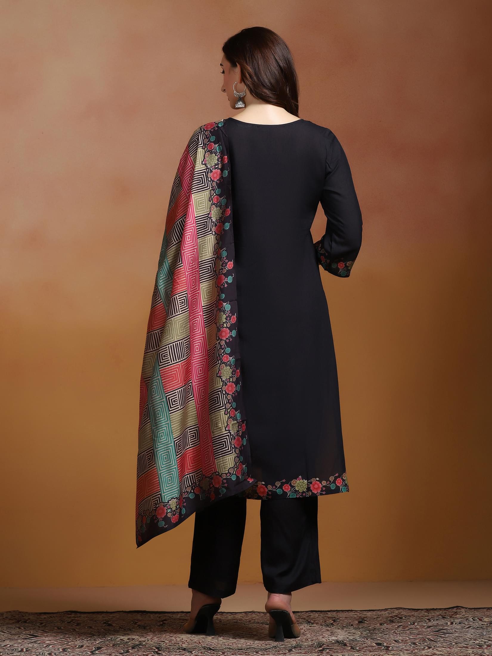 Women Liva Black Floral Print Kurta Comfort Pant Dupatta.