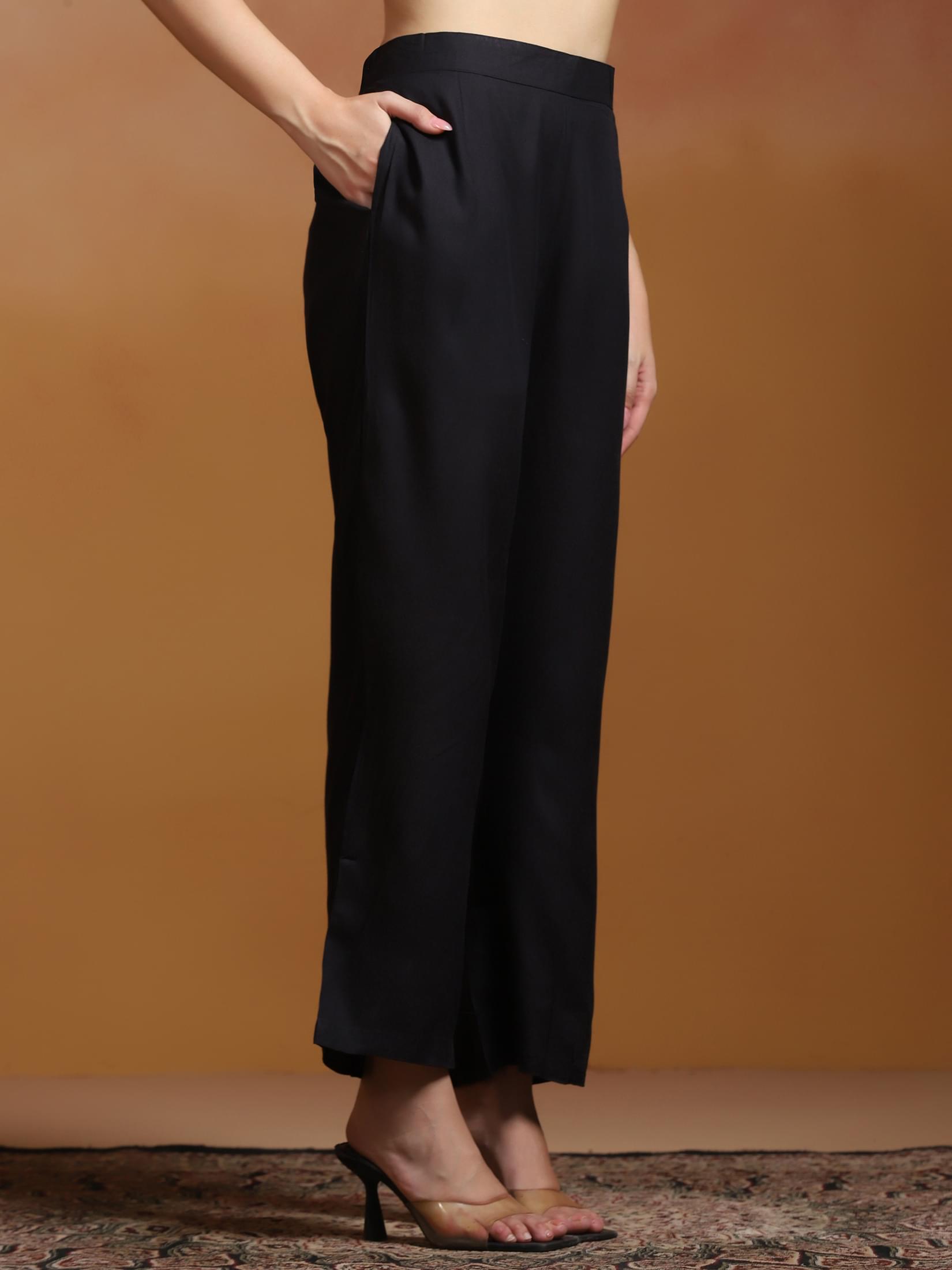 Women Liva Black Floral Print Kurta Comfort Pant Dupatta.