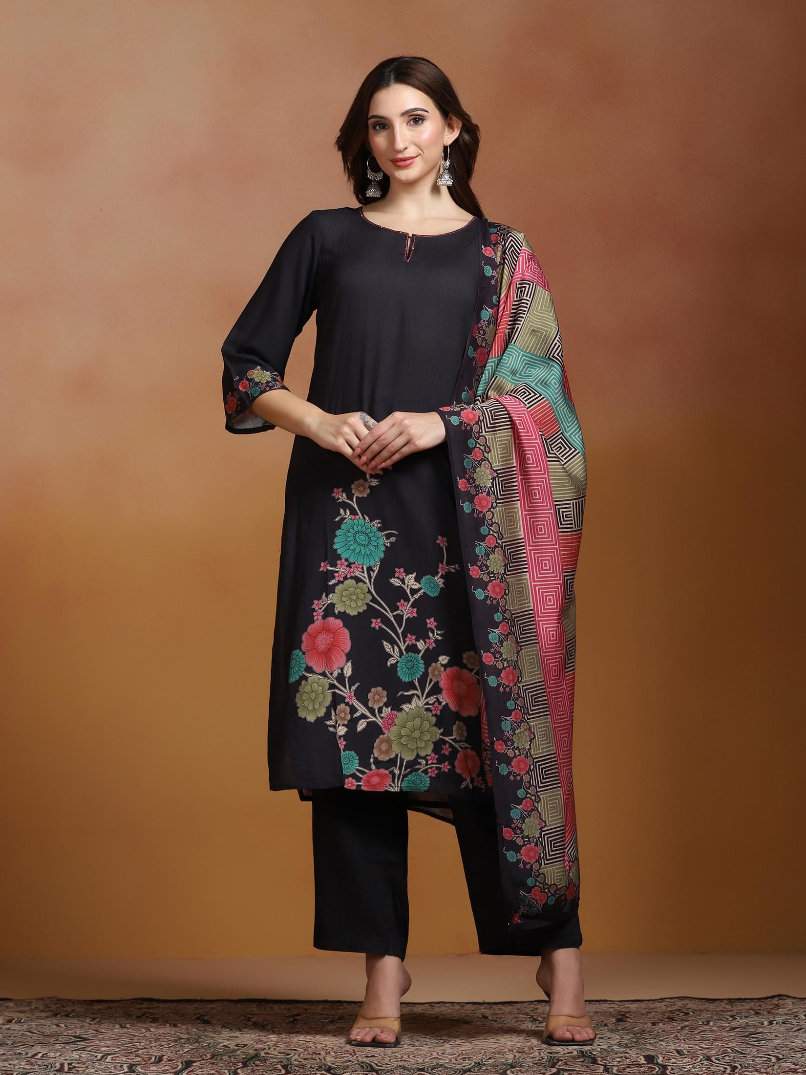 Women Liva Black Floral Print Kurta Comfort Pant Dupatta.