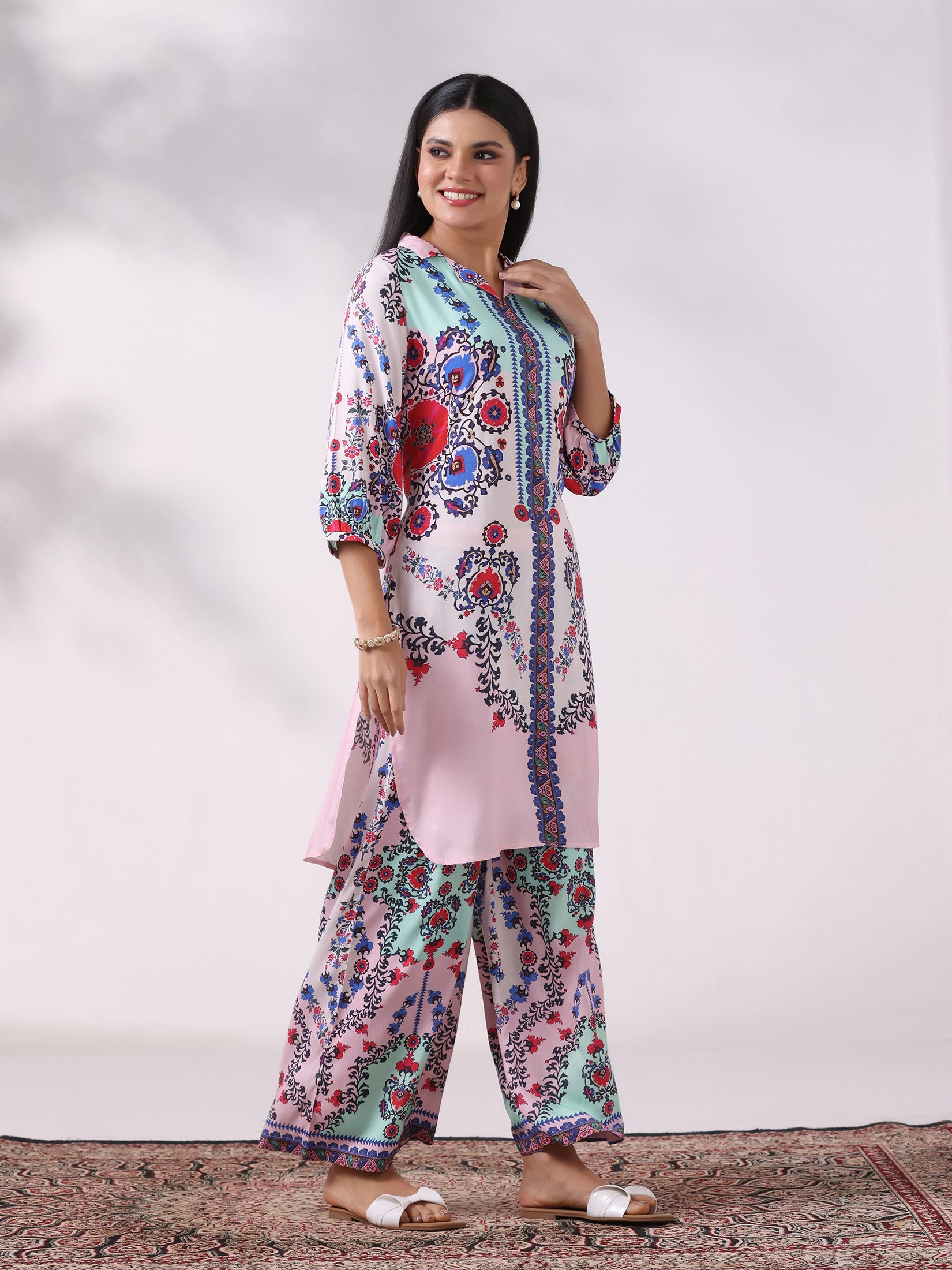 Women Liva Multicolor Printed Kurta With Wide Leg Pant