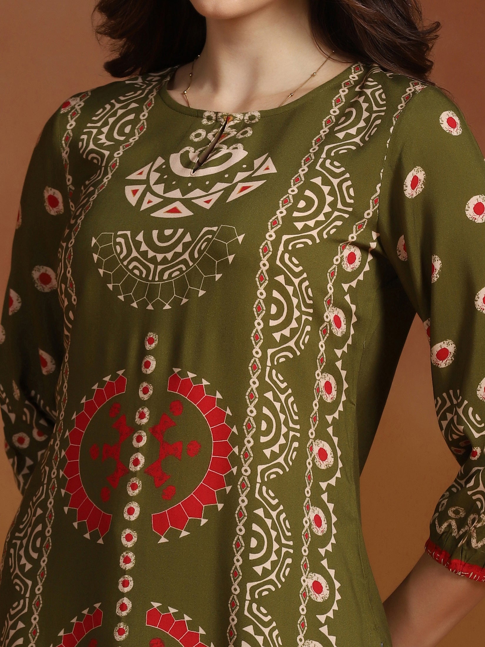 25436OLIVE_closer