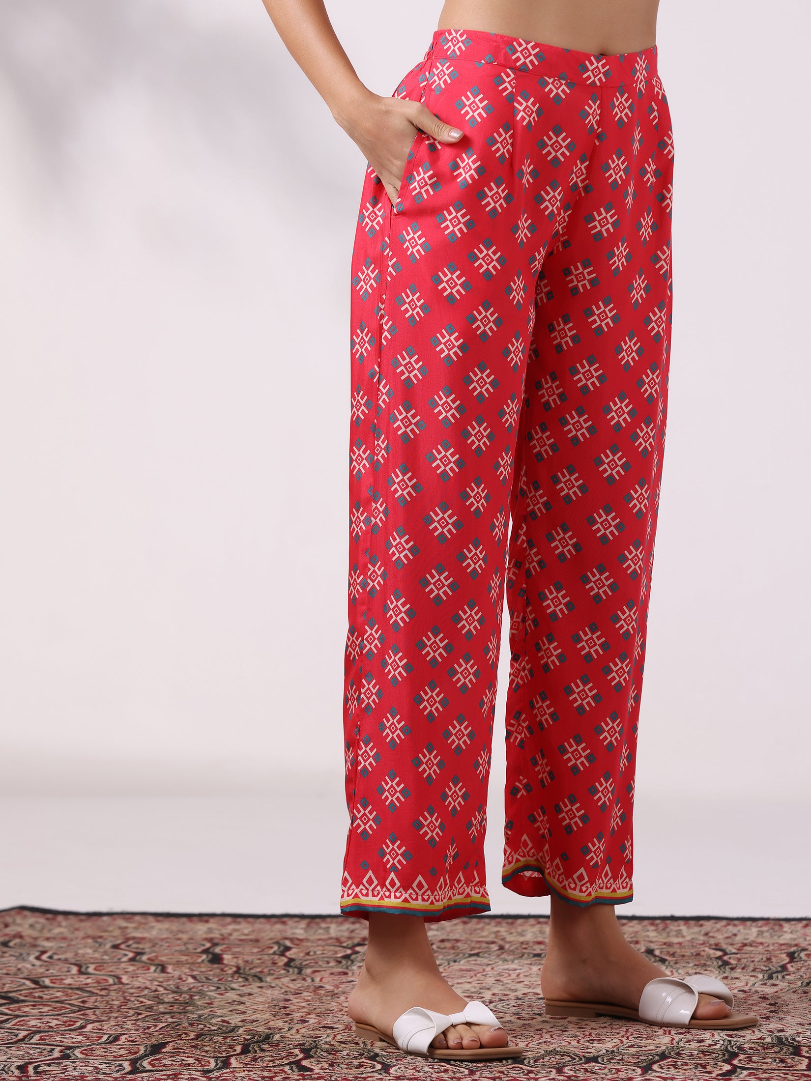 Women Muslin Pink Printed Kurta With Comfort Pant