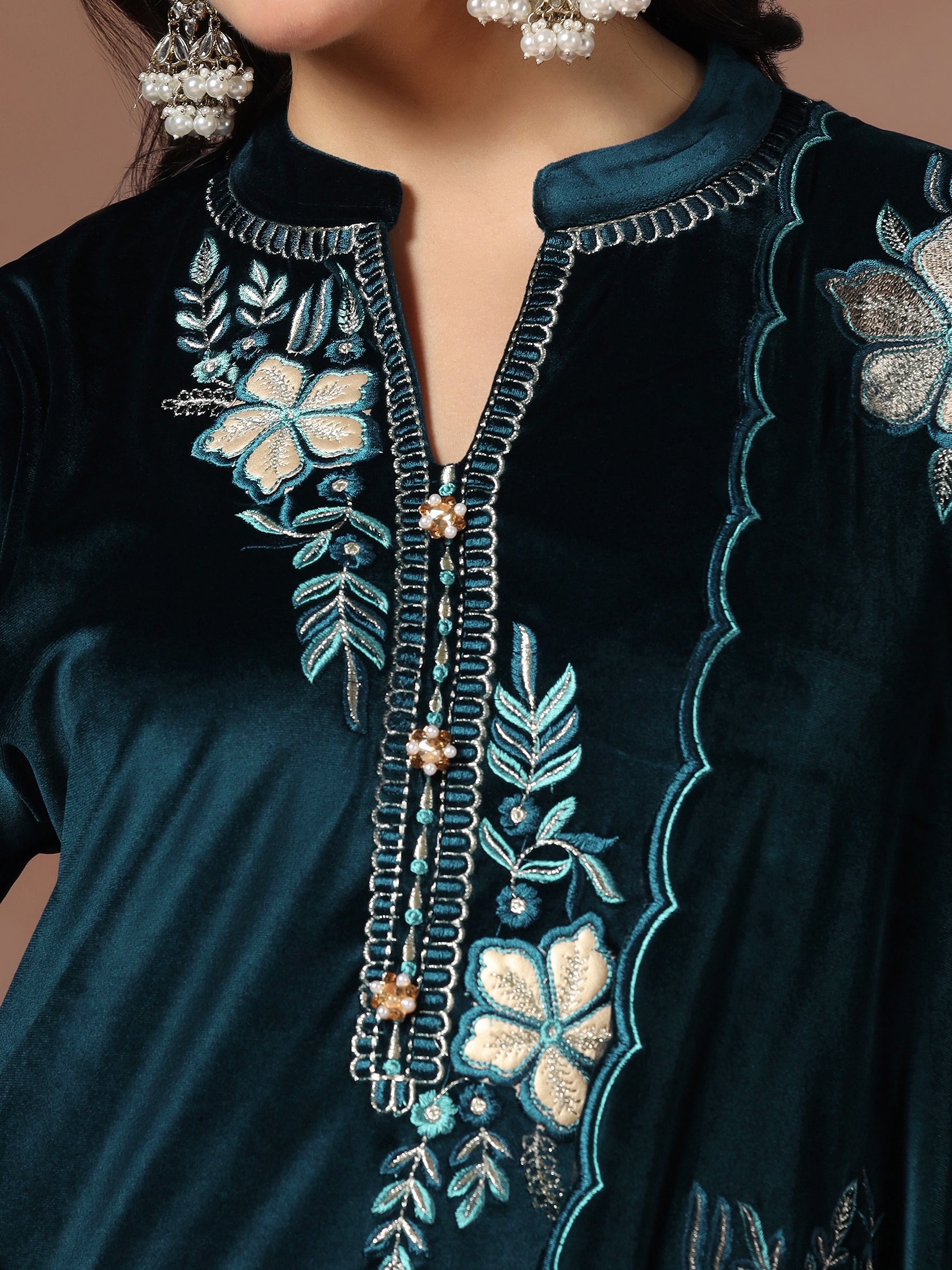 25592PEACOCKBLUE_closer