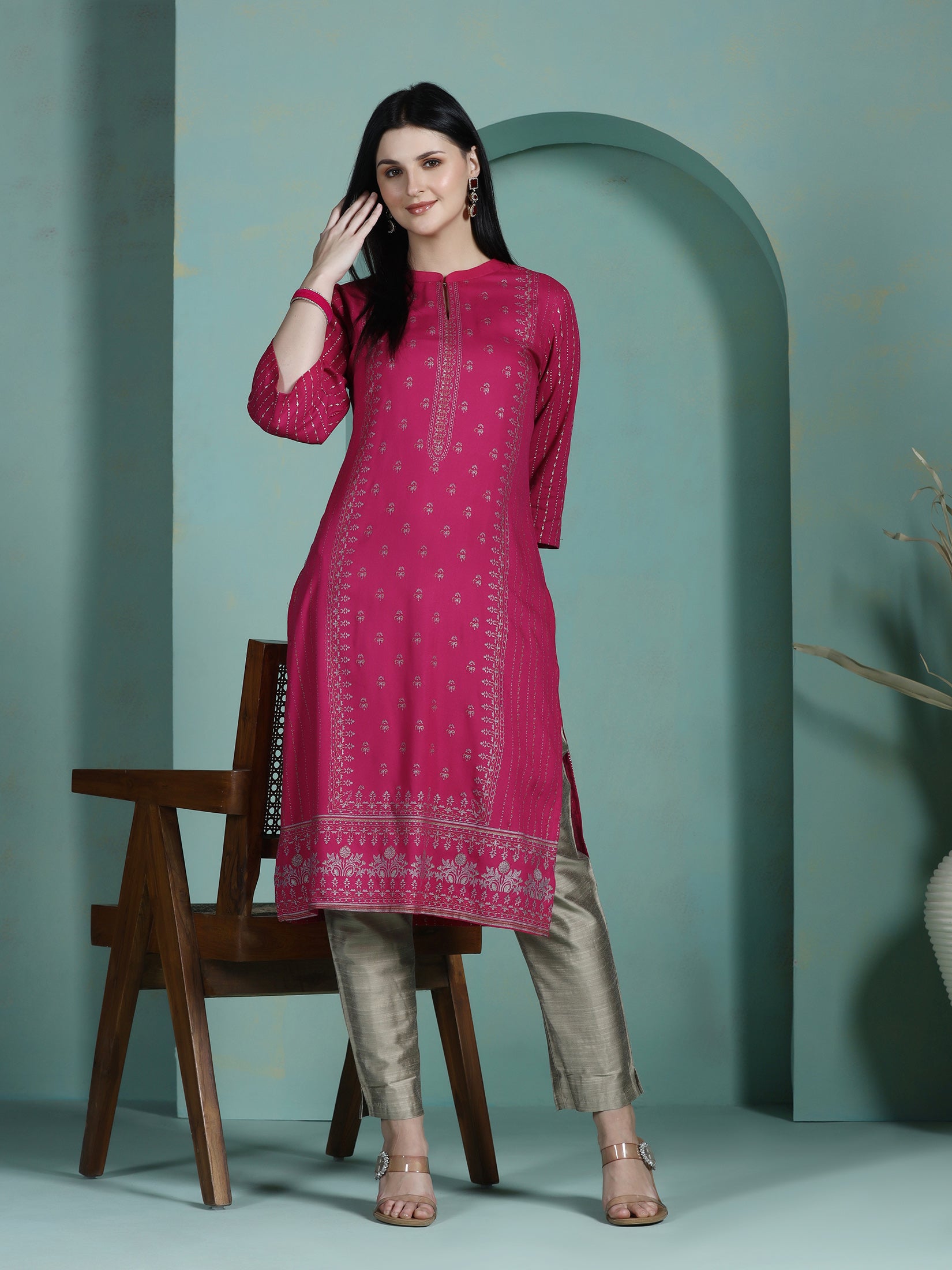 Women Liva Fuchsia Placement Print Kurta