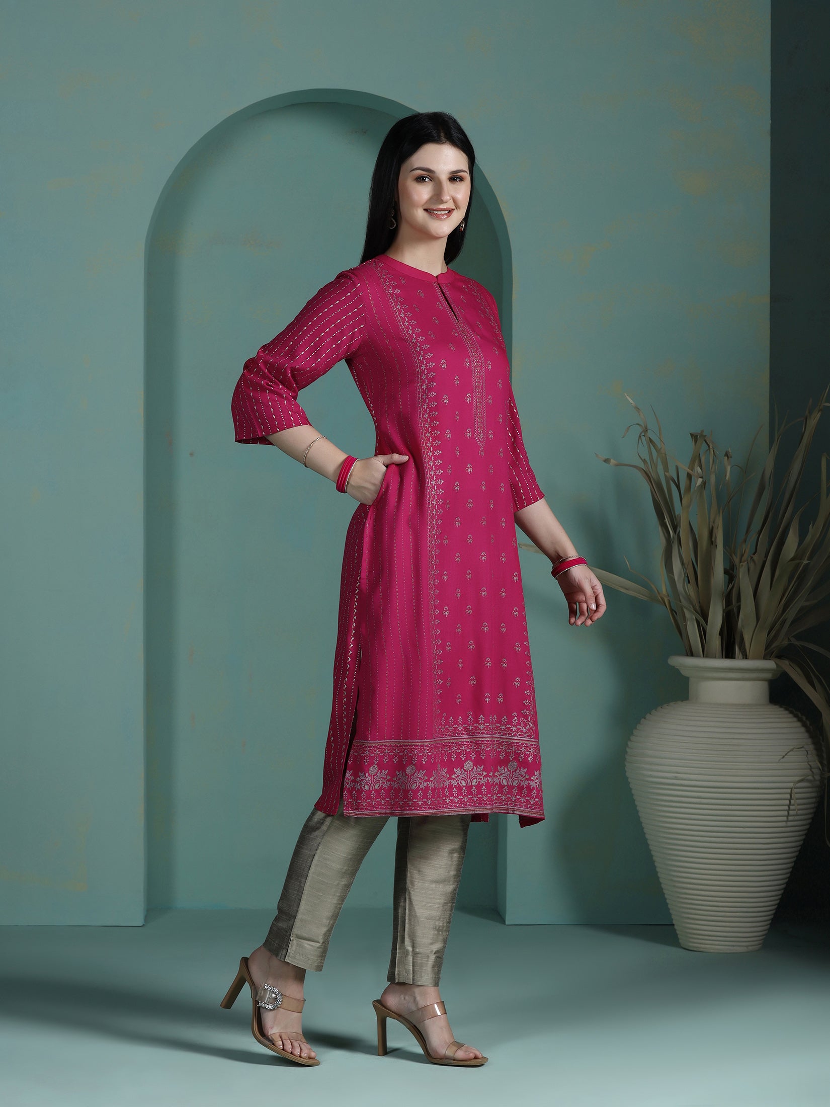 Women Liva Fuchsia Placement Print Kurta