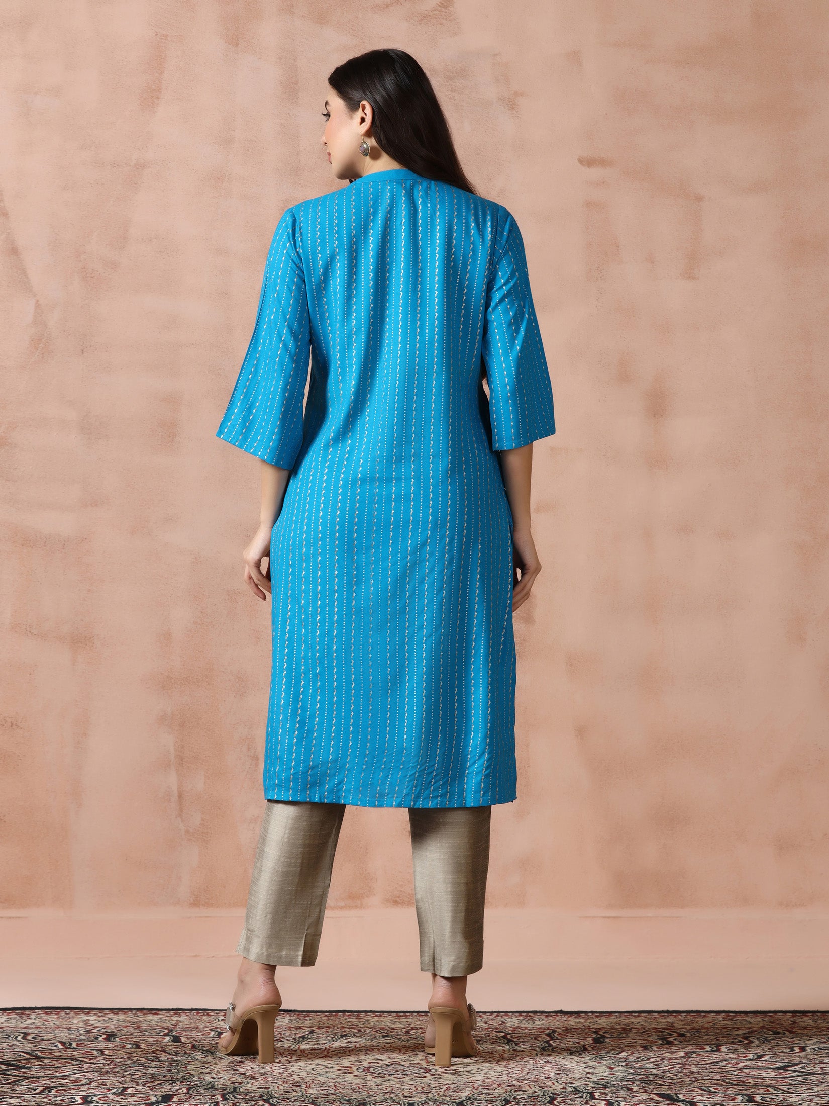 Women Liva Rayon Blue Placement Print Kurta