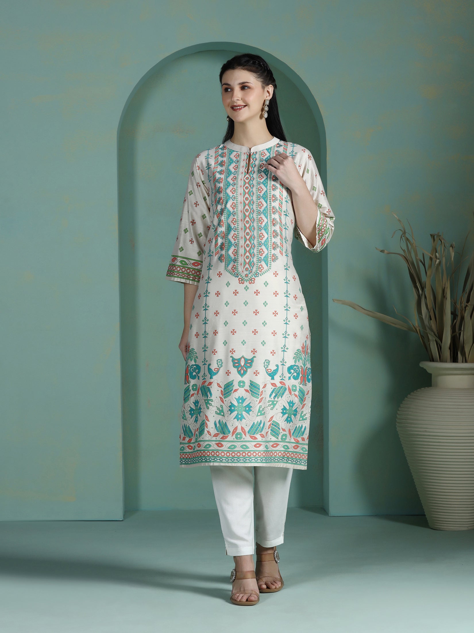 Women Liva Cream Placement Print Kurta