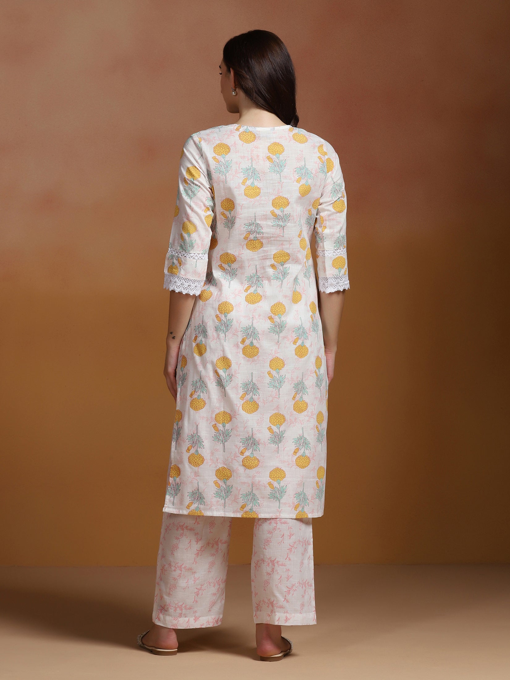 Women Cotton Off White Printed Kurta With Comfort Pant