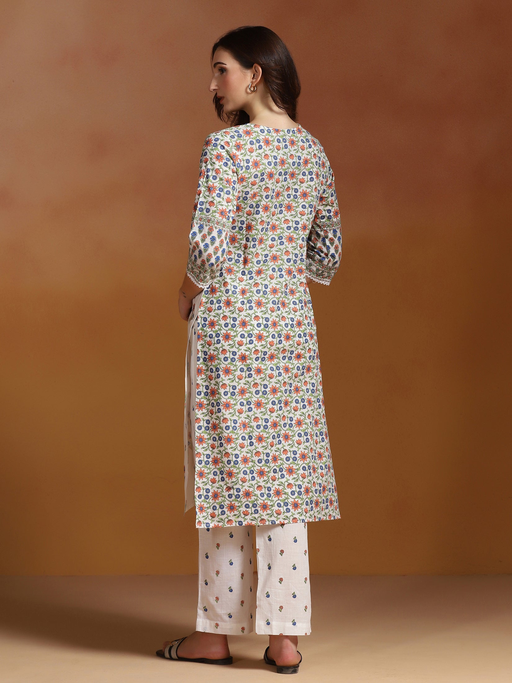 Women Cotton Slub Off White Printed Kurta With Comfort Pant