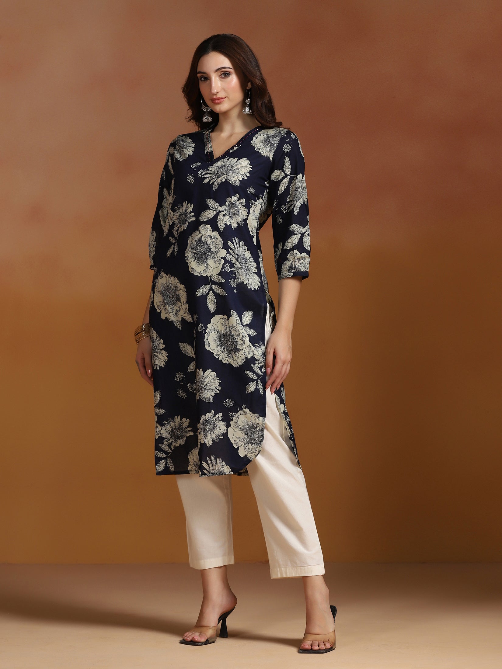 25775NAVYBLUEOFFWHITE_left