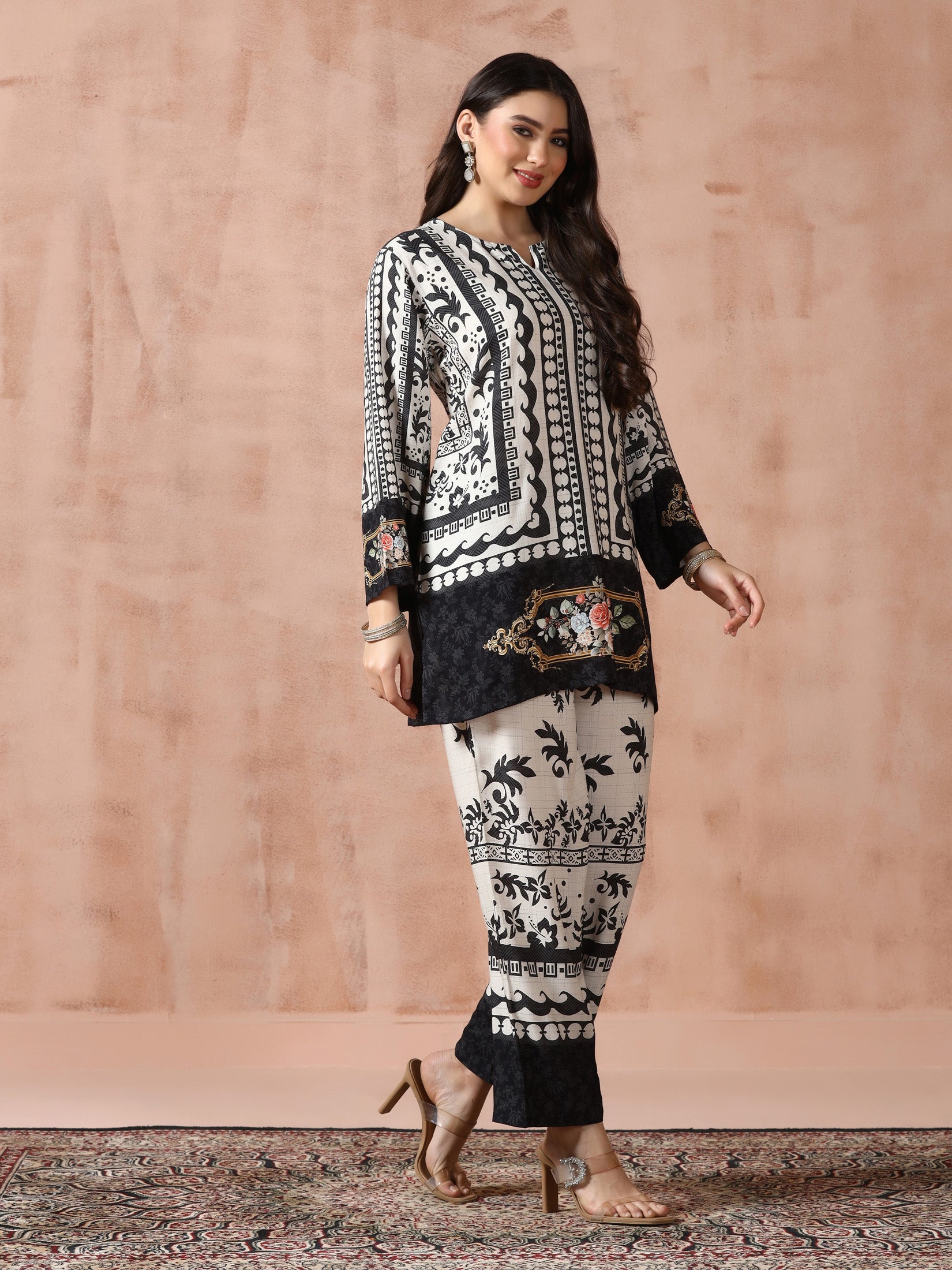 Women Liva Beige & Black Printed Kurta With Comfort Pant