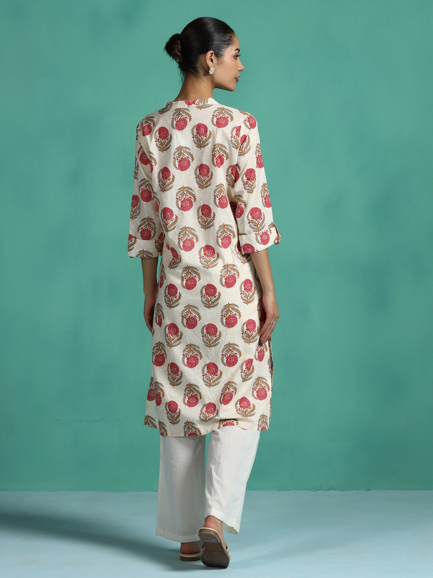 Women Cotton Off white and Pink Floral Print Kurta