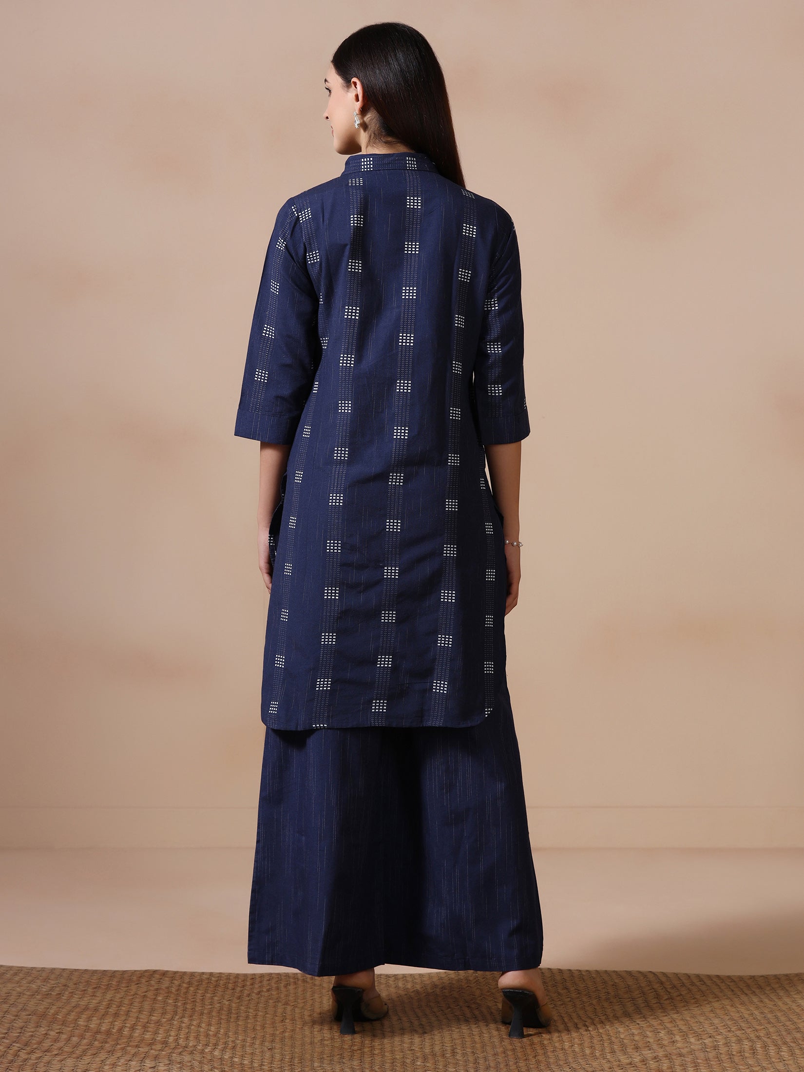 Women Poly Cotton Navy Blue Yarn Dyed Kurta With Wide Leg Pant