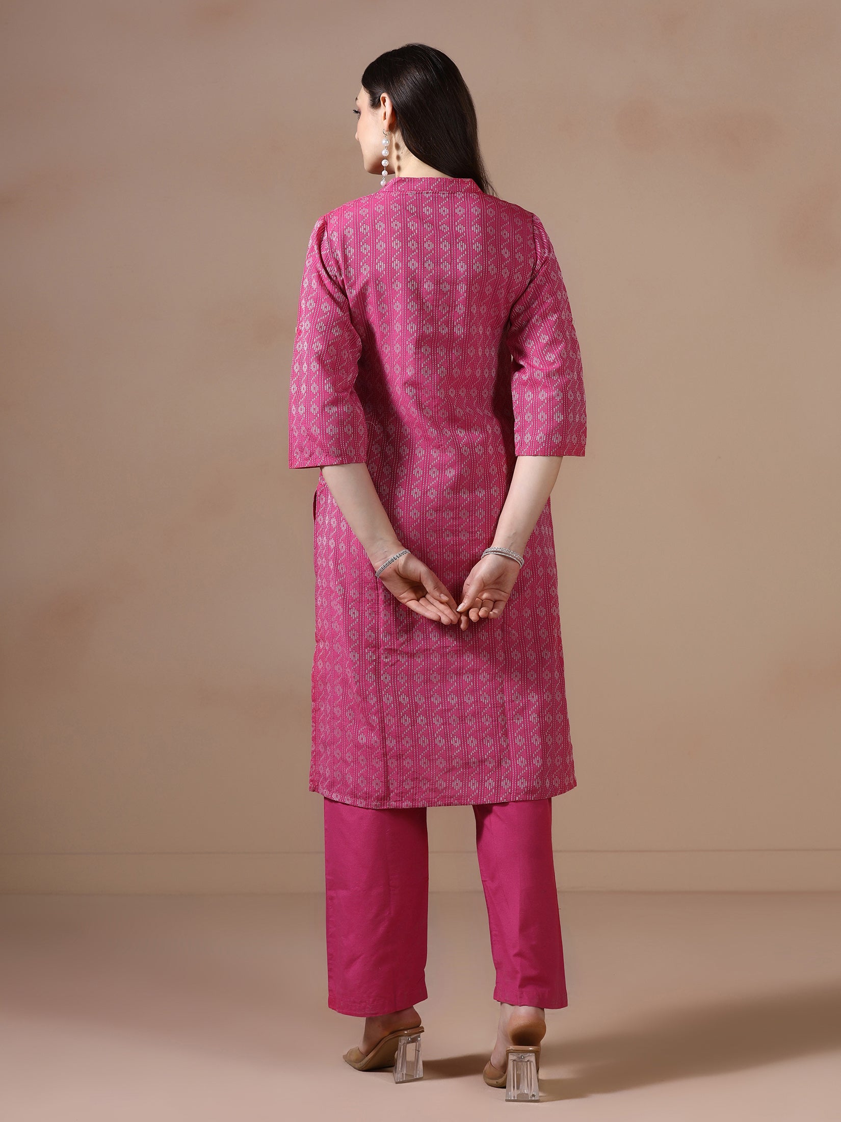 Women Poly Cotton Pink Yarn Dyed Kurta With Comfort Pant