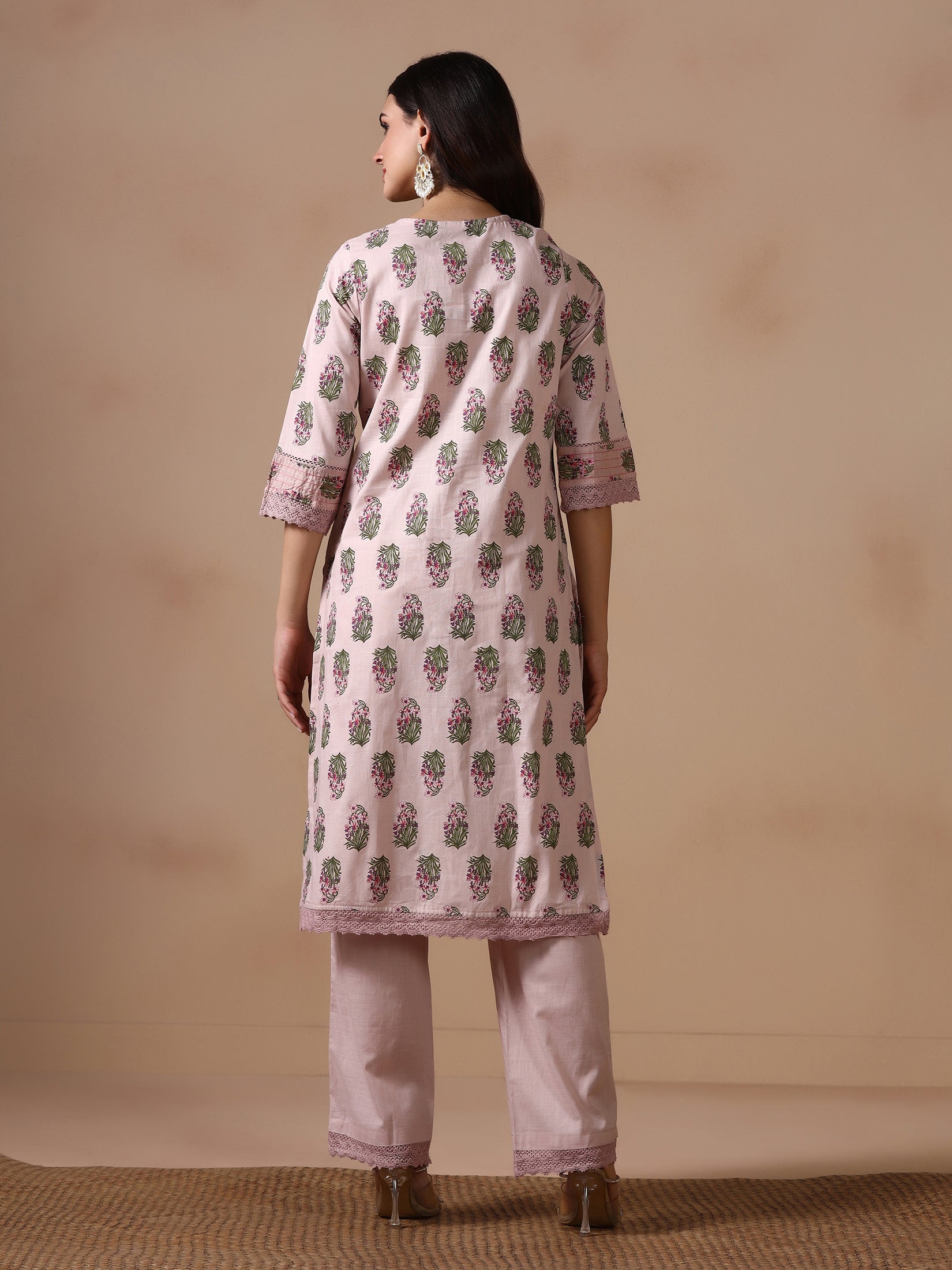 Women Cotton Pink Floral Print Kurta With Comfort Pant