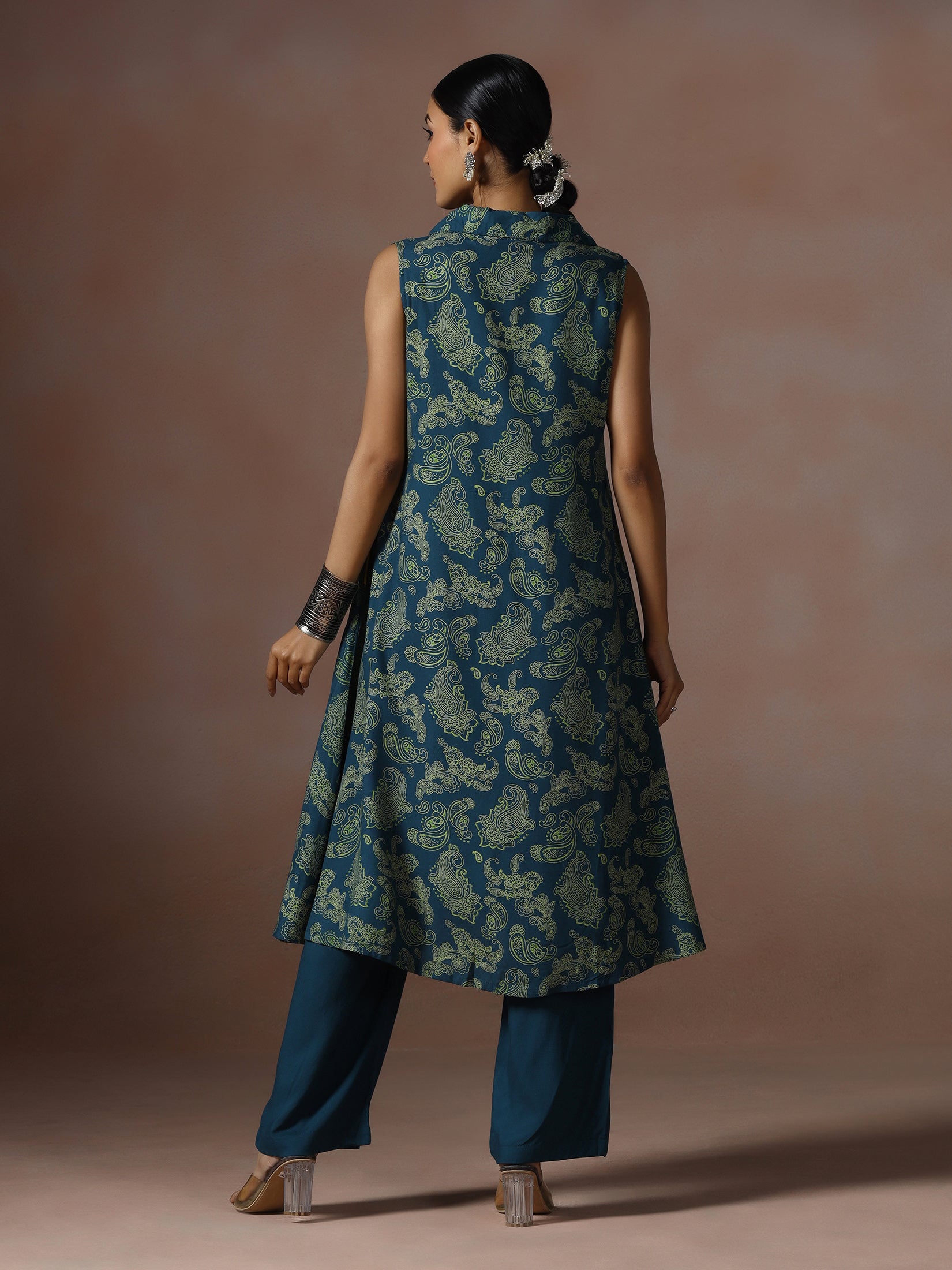 Women Liva Teal Paisley Print Kurta With Comfort Pant