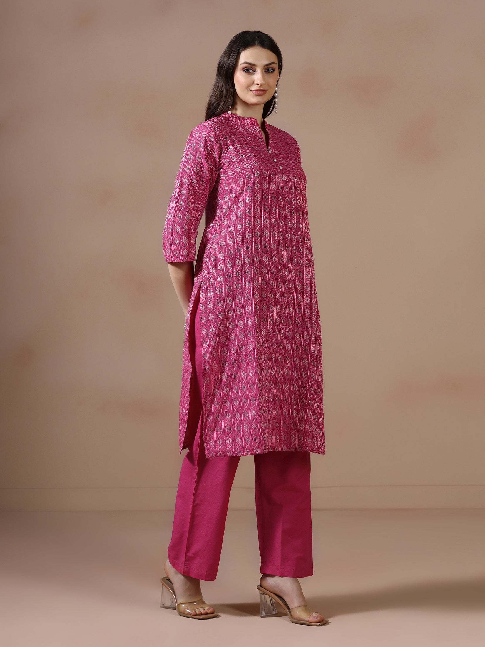 Women Poly Cotton Pink Yarn Dyed Kurta With Comfort Pant