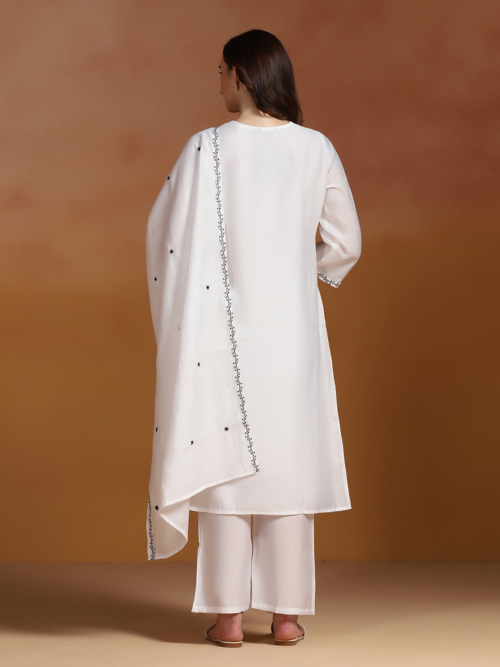 Women Chanderi White Embroidered Kurta Comfort Pant Dupatta