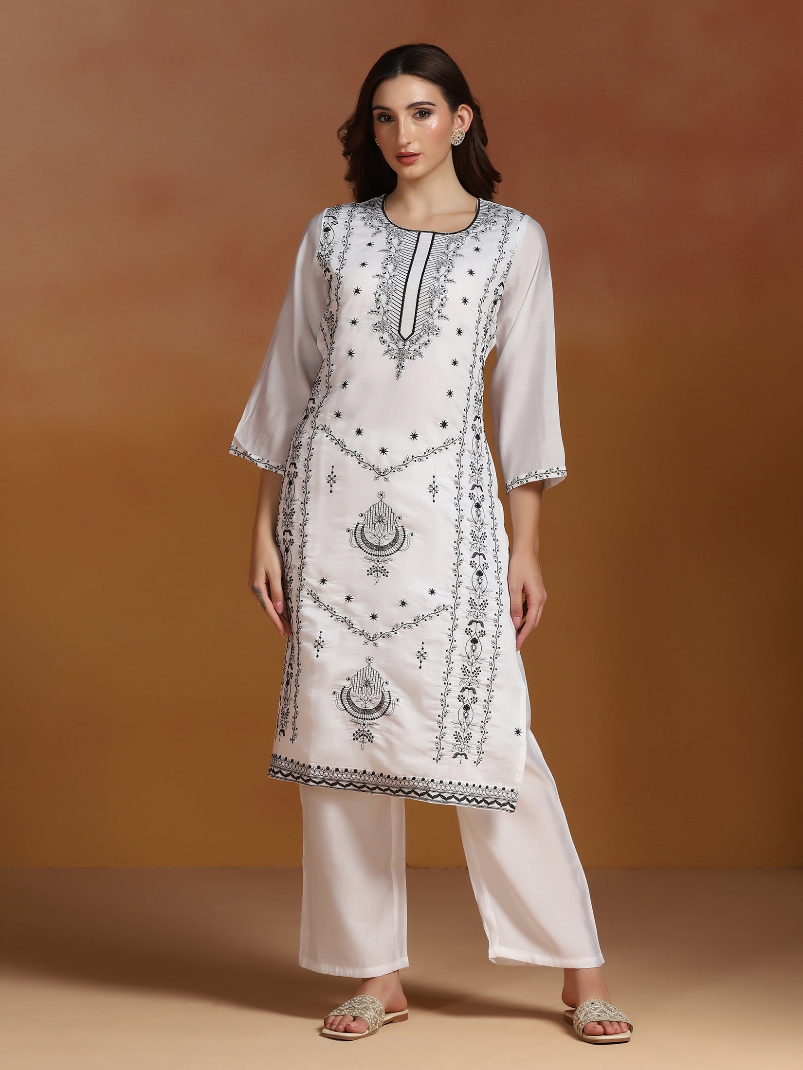 Women Chanderi White Embroidered Kurta Comfort Pant Dupatta
