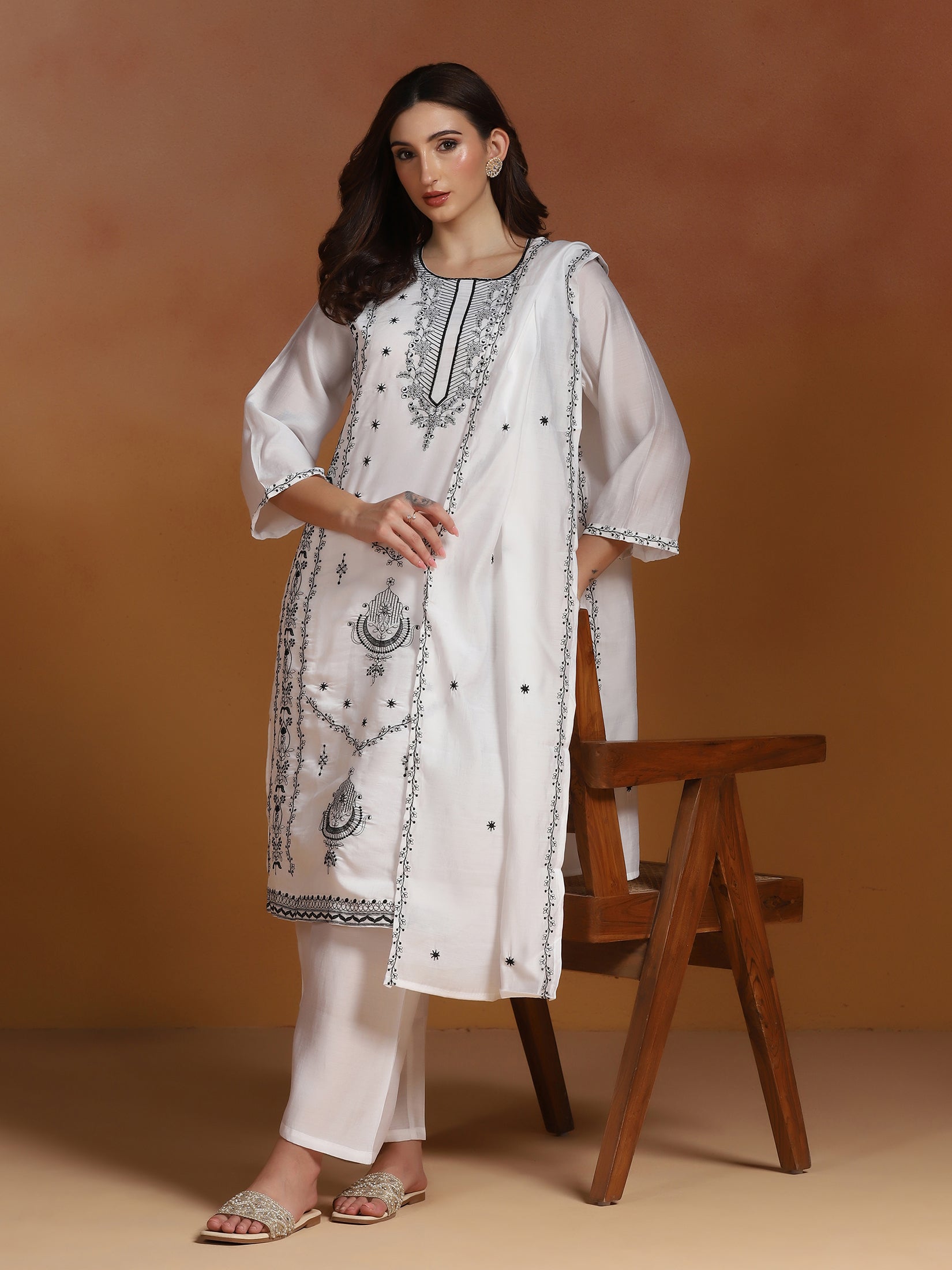 Women Chanderi White Embroidered Kurta Comfort Pant Dupatta