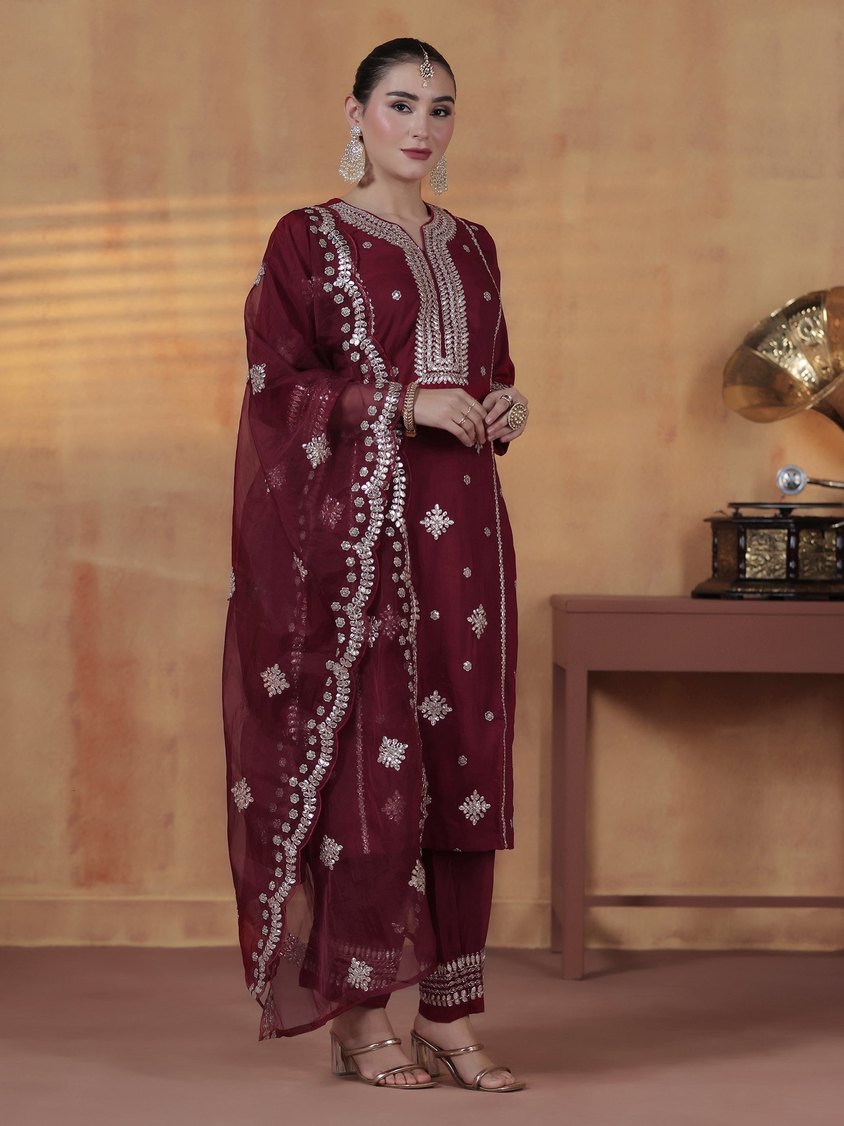 SIDH-26155KBMAROON_right