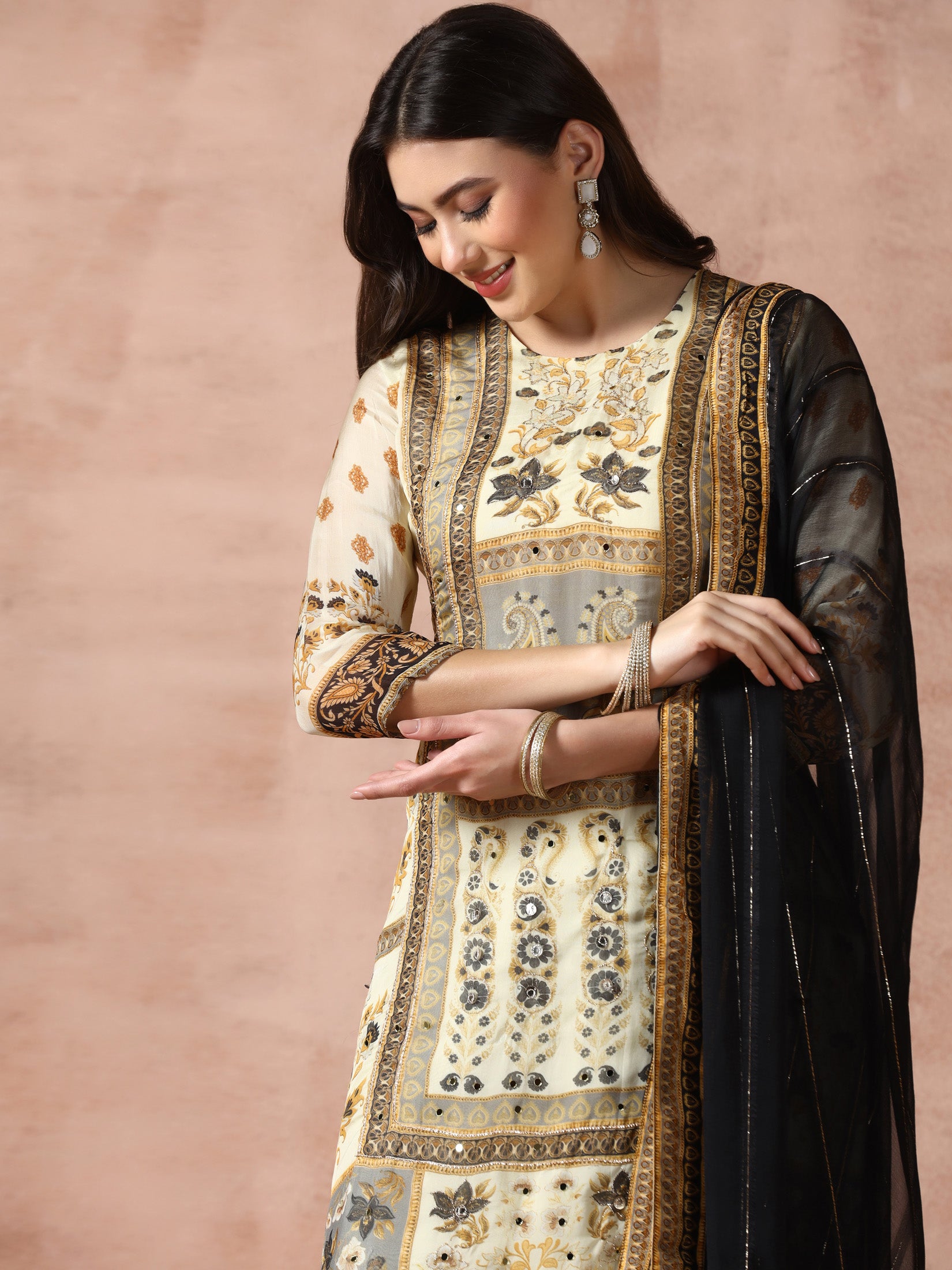 SWF-818_LIGHTBEIGE-closer